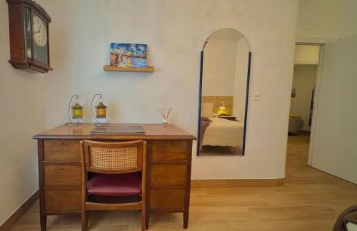 Stunning Home, AC, Beach, Backyard, 4 BR - Photo 33