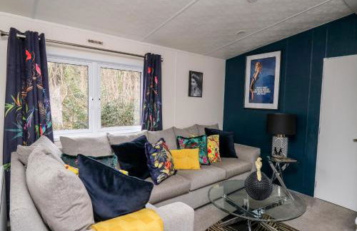 The Hideout - Photo 3