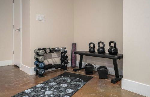 Walk to Broncos Stadium Hot tub & Rooftop - Foto 18