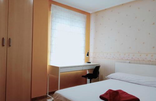 Avenida de Alicante en Elche con Wifi, Smart TV, Aire Acondicionado - Foto 9