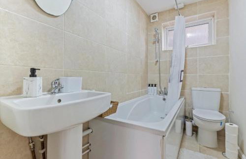 2 Bed Serviced Apartment in Surrey - Foto 20