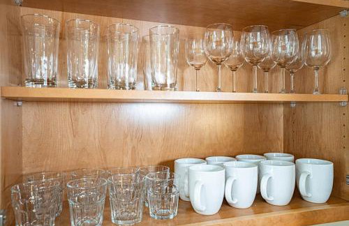 Exquisite Central Townhome with Spacious Loft and Gourmet Kitchen - Foto 26