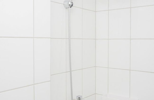 Elegant with Brand New at Studio Emerald Bintaro Apartment - Foto 15