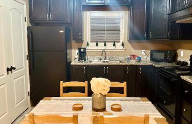 Western Style - 2 bed/1 bath (RATED 10 STARS) - Foto 2