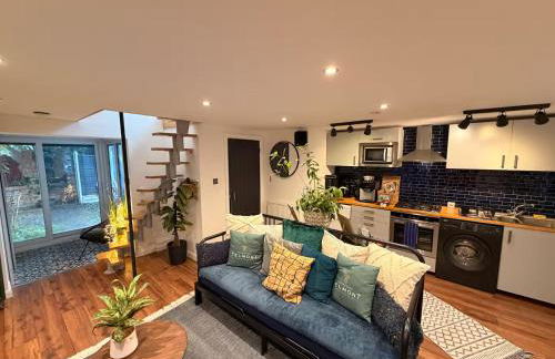 Cozy Cottage Coventry self check-in after 3pm, Pets Friendly - Foto 11