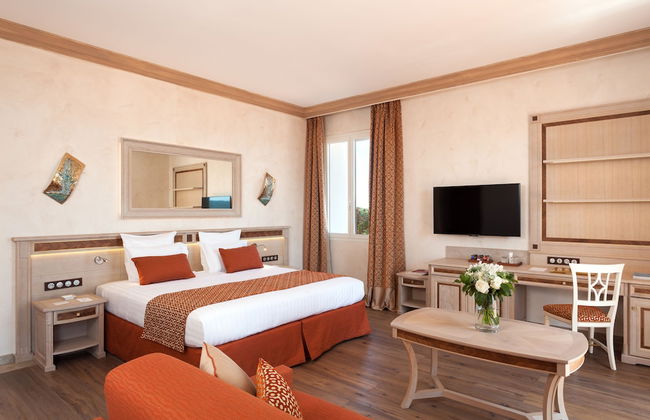 Airelles Château de la Messardière - Foto 3