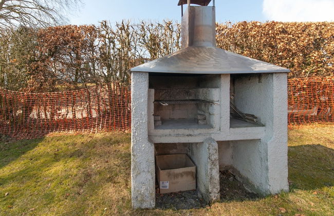 Charming Cottage Near Lake - Photo 18