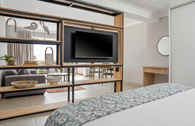 Harbour Club - Photo 4