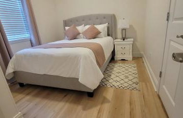 New 2024 Downtown Gem King Bed Smart Home - Foto 14