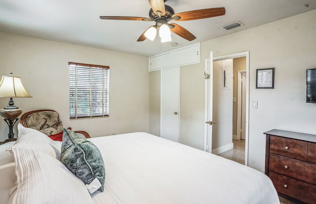 Beautiful Comfy Home With Private Hot Tub Close To Beach 2 Bedroom Home by RedAwning - Foto 3