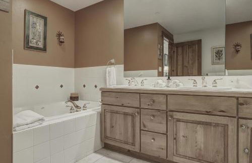 2Br- Arrowhead Village- Great Location And Gorgeous Condo Condo - Foto 14