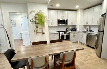 Peaceful Quiet Spacious New Modern Penthouse 3-Bedroom Apartment with a Balcony - Foto 2