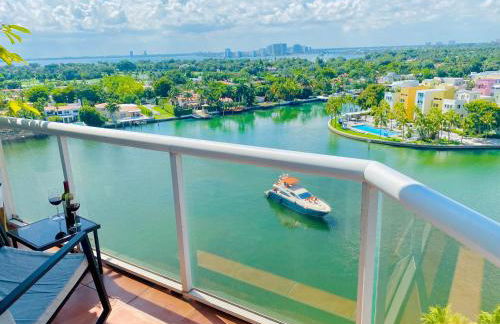 OCEAN BAY VIEWS 2Bdr 2Bath BEACH CONDO PARKING - Photo 39