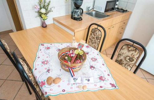 Cozy Apartment In Vidalici With Wifi - Foto 8