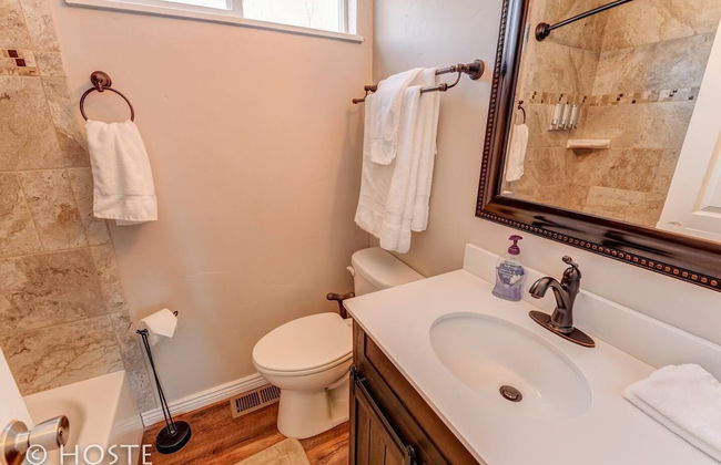 Mtn Dream! Fireplace, Patio & Hot Tub 4BR - Photo 26