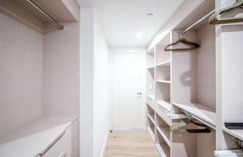 Bayview Villa by Rove Travel - Waterfront with Patio - Foto 19