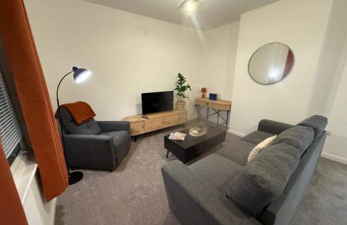 Sleek 1 Bed Flat near Warwick Castle with Parking - Photo 12