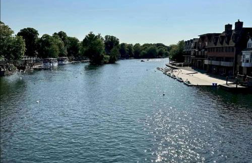 Bright and Spacious Apartment-Unbeatable Location! - Pass the Keys - Foto 14