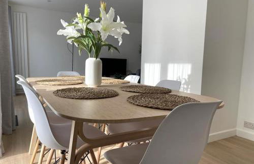 Contemporary-styled 3-Bed House - Foto 9