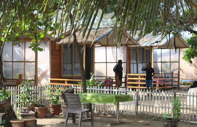 Basho Beach Huts & Cafe - Photo 3