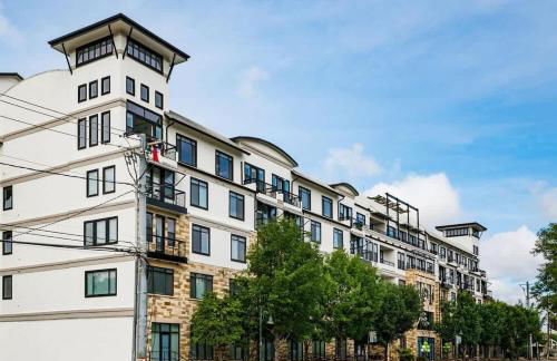 Boulevard Stays Walk to Downtown 1BR SoCo Pool Parking Gym 01 - Foto 22