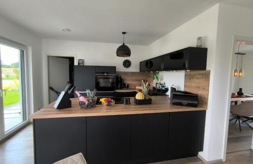 VILLA VULKANEIFEL -modern -familienfreundlich -Terrasse -Doppelgarage -ruhiger Lage - Foto 10