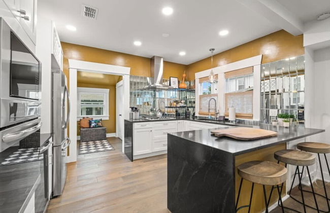 Soho Serenity by Brightwild Pool Hot Tub - Foto 5