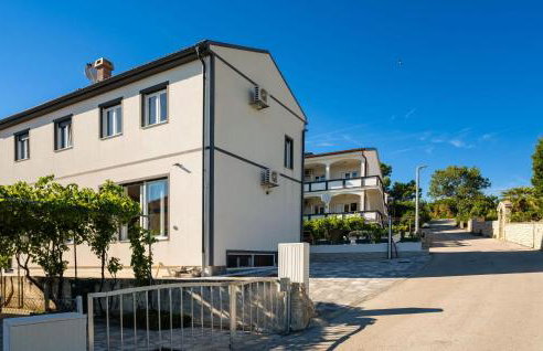 Beautiful Apartment In Rtina With Wifi - Foto 11