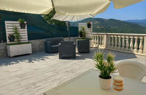 Regina Claudia - Foto 46