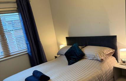 City Centre Apartment - Free Parking - Sleeps 4 - Foto 7