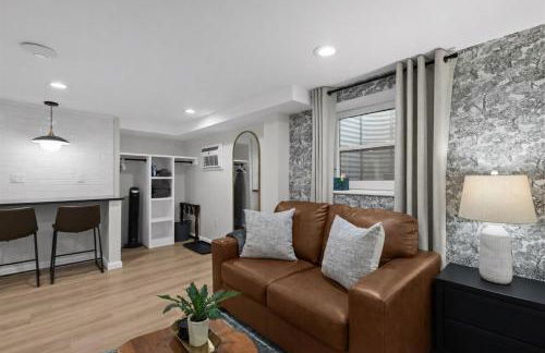 Comfortable Basement Studio Living Near Major Road - Foto 5