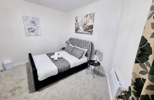 16A Ground floor setup for your most amazing relaxed stay Free Parking Free Fast WiFi - Foto 10