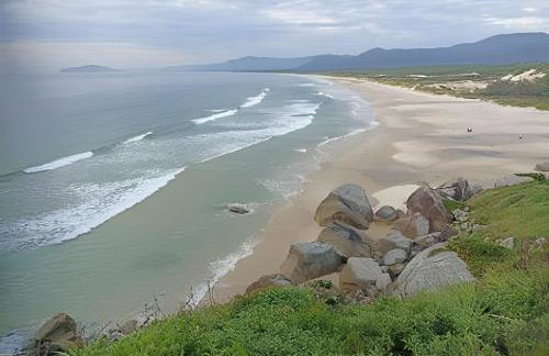 Casa 2 quartos, 6 pessoas, perto da praia, ar condicionado, wi-fi, cozinha completa, lavanderia, - Foto 35
