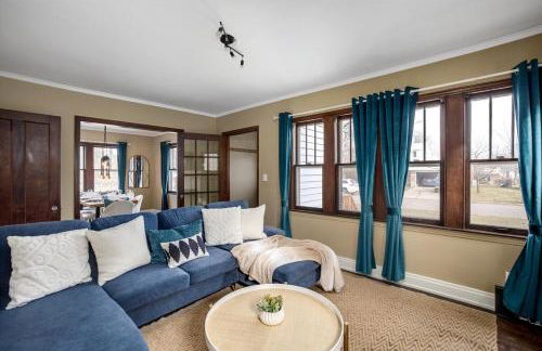 10 Mins To The Big House and Sleeps Up To 10 Guests - Foto 48