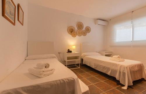 The Ocean Retreat - Beach Villa 30m next to the sea - Photo 9