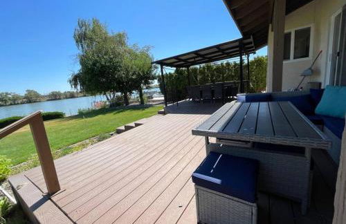 Edgewater Paradise HotTub Private Dock & Game Room - Foto 57