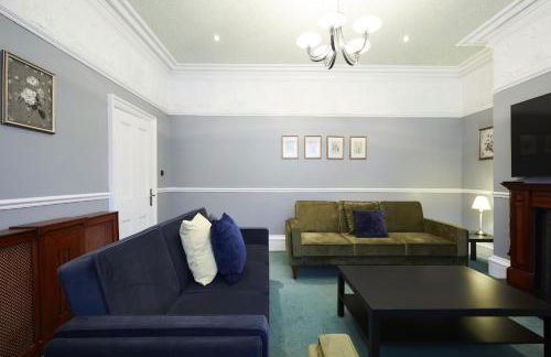 Hayy Contractor House 5 Bedroom Huddersfield Sleeps 18 - Foto 20