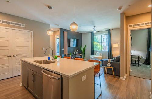 Spacious 2BR Uptown Biltmore Gym Pool Parking WD - Foto 37