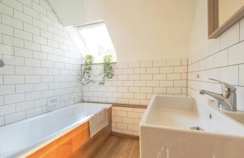 Yr Hal Llangrannog - Photo 10