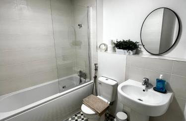 Chic 2-bed Flat - Coop Live & Ethiad - Foto 30