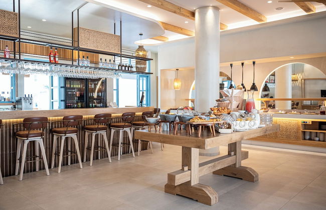 Mythos Suites Hotel - Photo 39