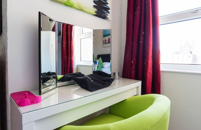 Ar Lan Y Mor Seaside Apartment - Photo 2