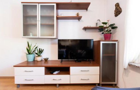 3 Bedroom Stunning Home In Modric - Photo 19