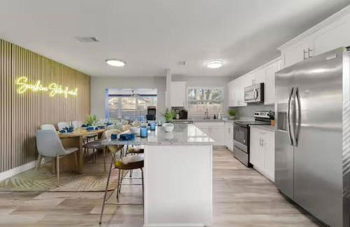 New listing~10 min to beach~Back yard fun~Pool - Foto 31