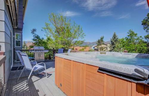 Deep Blue Spacious Escape w Hot Tub & Playground - Foto 52