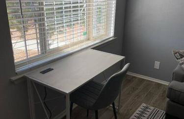 Comfy, contemporary quiet retreat vacation home with views - Foto 37