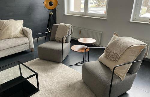 TruRetreats Design Loft für 8 Personen I Riesige Küche I eCharger I 65z SmartTV I 150qm - Foto 2