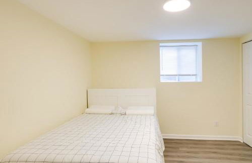 1 Mi to Metro DC Area Apt with Fenced Yard! - Foto 7