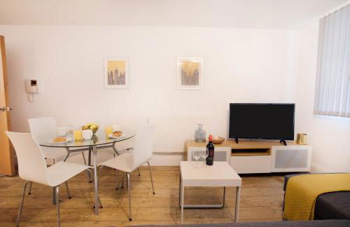 2BR, smart TV, self check-in, coffee machine - Foto 13