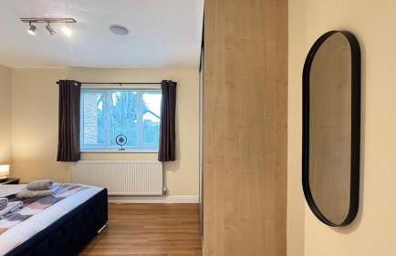 Stylish 2 Bedroom Apartment With 2 Bathrooms and Free Gated Parking - Foto 27